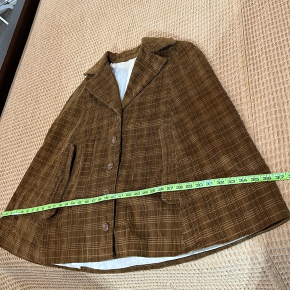 VINTAGE Brown Corduroy Cape / Poncho Wooden Buttons Sz Women’s Small / Med Cloak - Picture 14 of 16